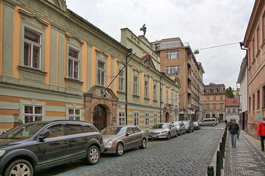 Apartments Vorsilska ปราก ภายนอก รูปภาพ