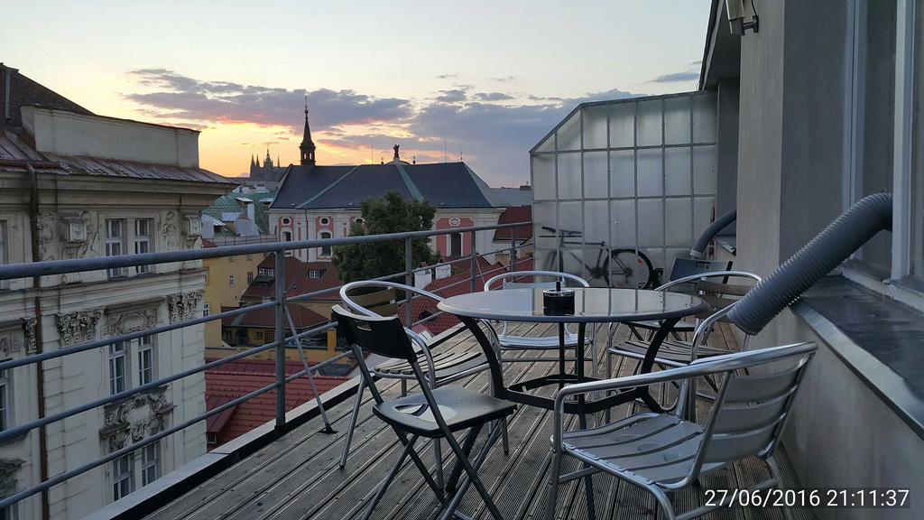 Apartments Vorsilska ปราก ภายนอก รูปภาพ